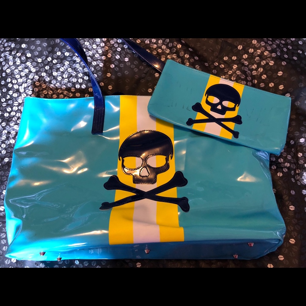 Skull beach tote bag with matching pouch